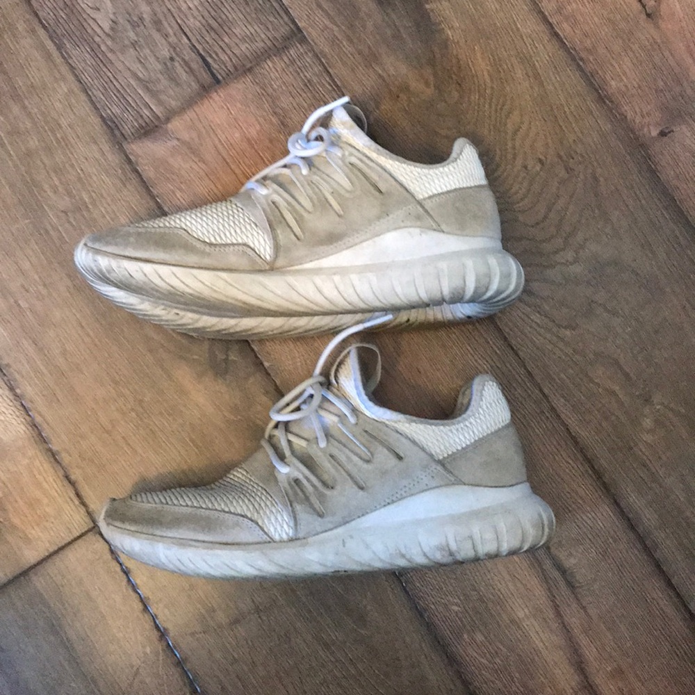 Adidas shoes - Picture 2 of 3